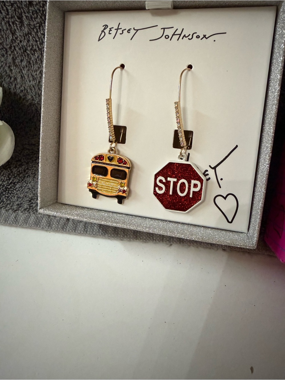 🚍Betsey Johnson Mismatched School Bus and Red Stop Sign Drop Earrings
